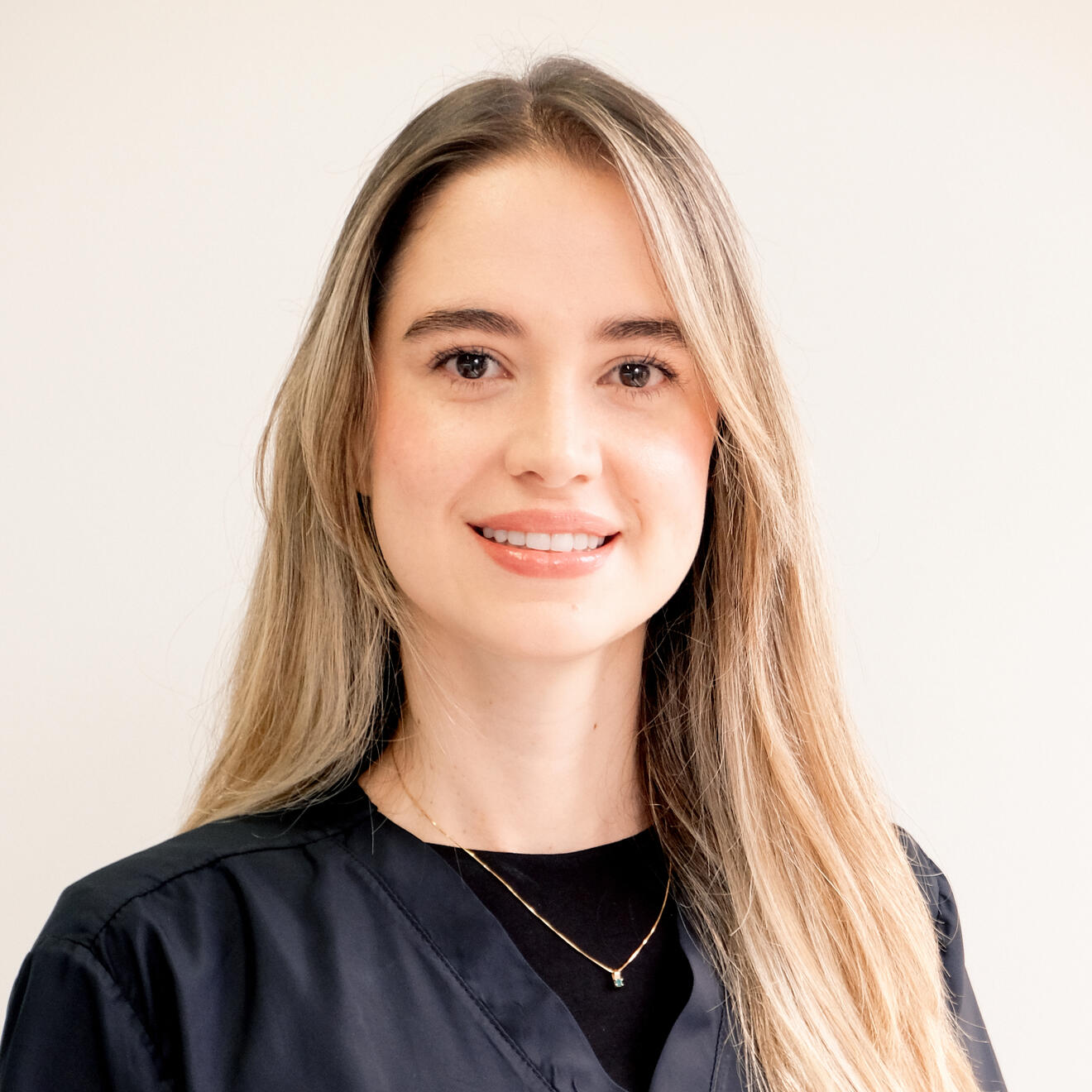 Dra. Laura Betancur Dra. Laura Betancur